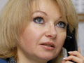 Ирина Лушкина, секретарь управляющего филиалом, сегодня едва успевает отвечать на телефонные звонки с поздравлениями партнеров банка.